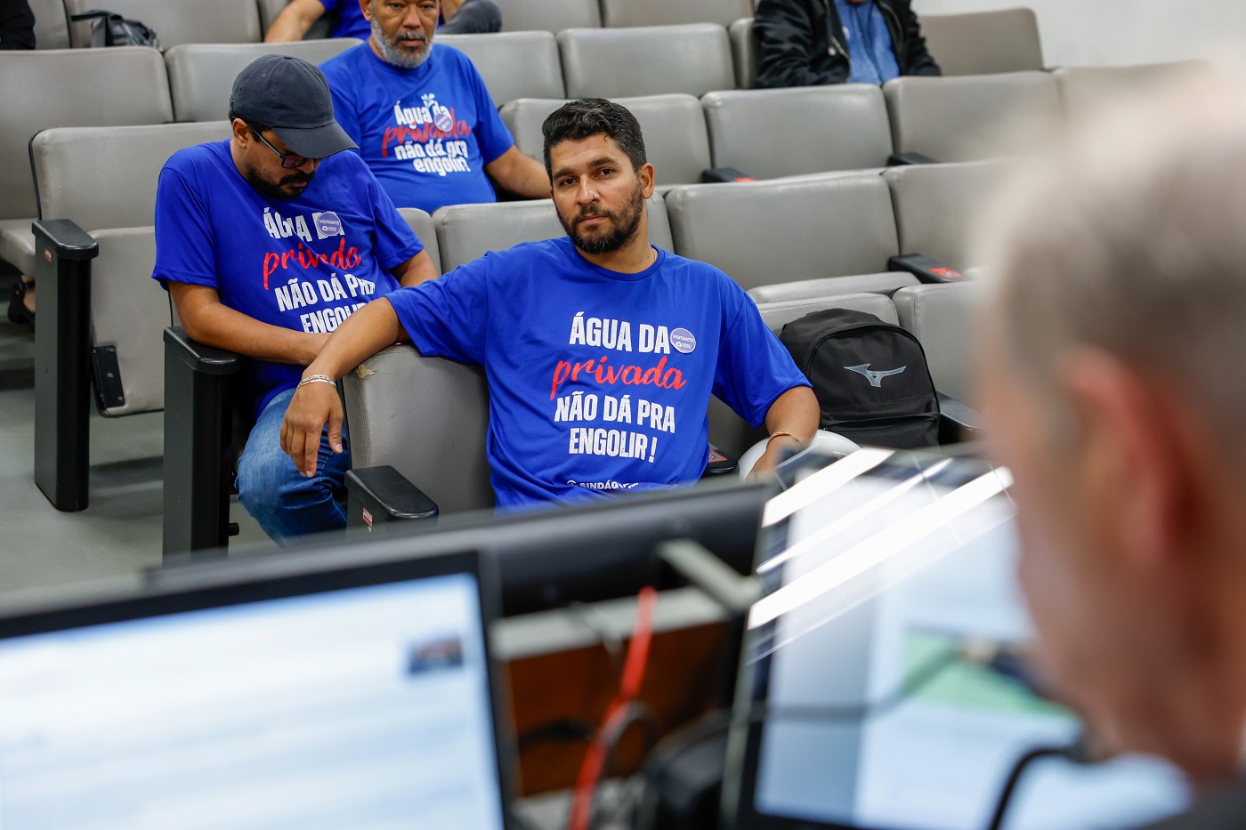 Quem diria, né? Trabalhadores mineiros relatam primeiros impactos da venda da Copasa