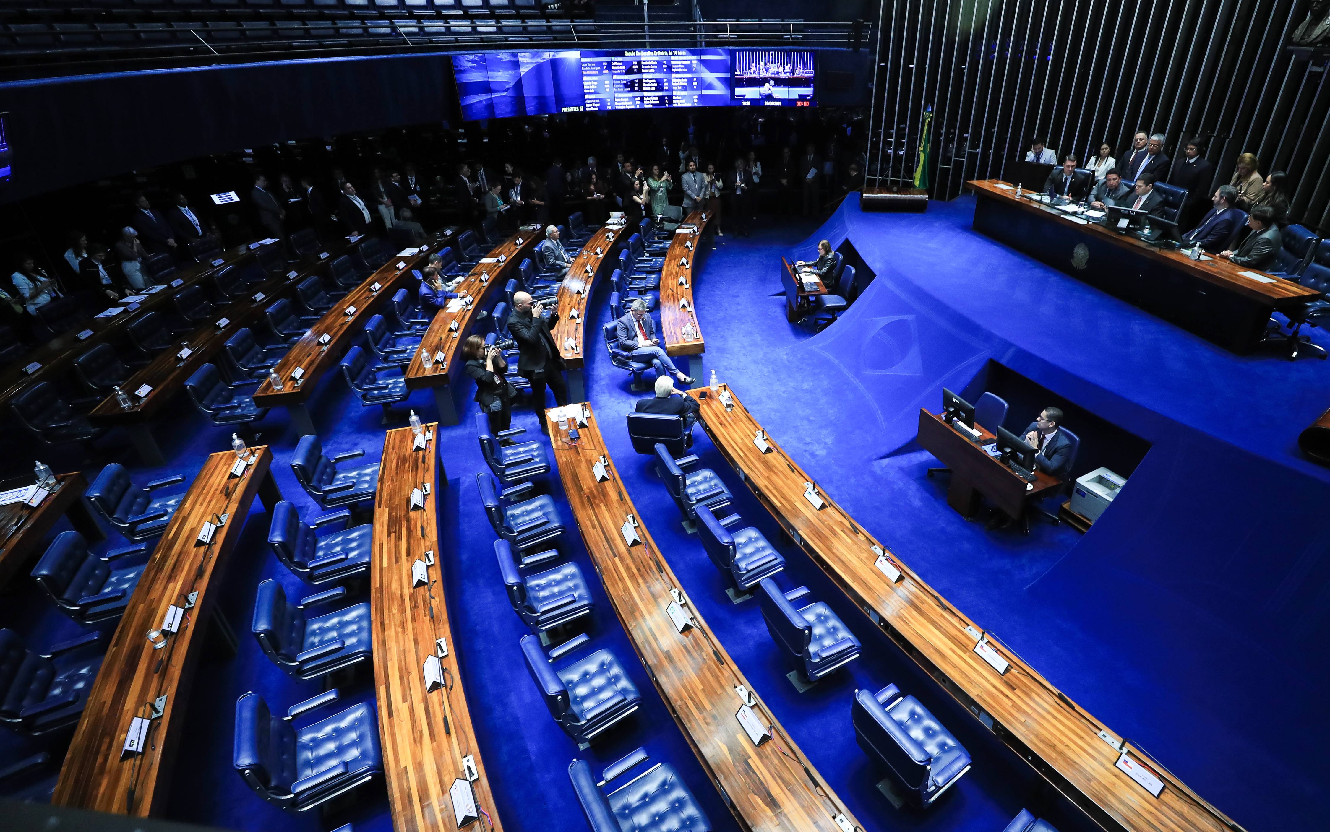 Fim da escala 6x1 deve ser votado pelo Senado nesta quarta-feira (14)