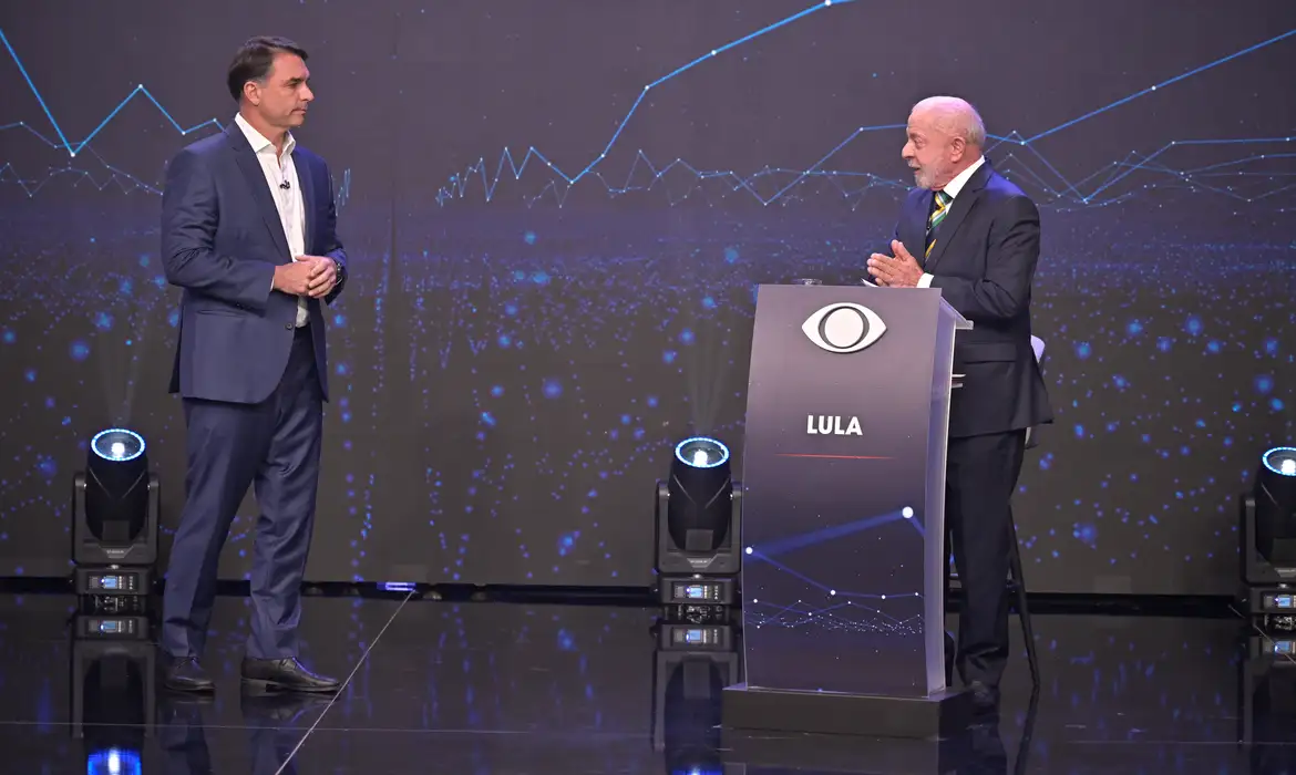 Quaest: brasileiros têm mais medo de Flávio Bolsonaro presidente do que da reeleição de Lula