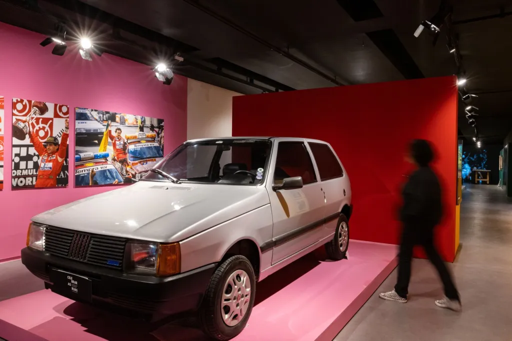 Uno de Adriane Galisteu, carro do Papa e 'Palio do penta' estão em exposição gratuita em BH
