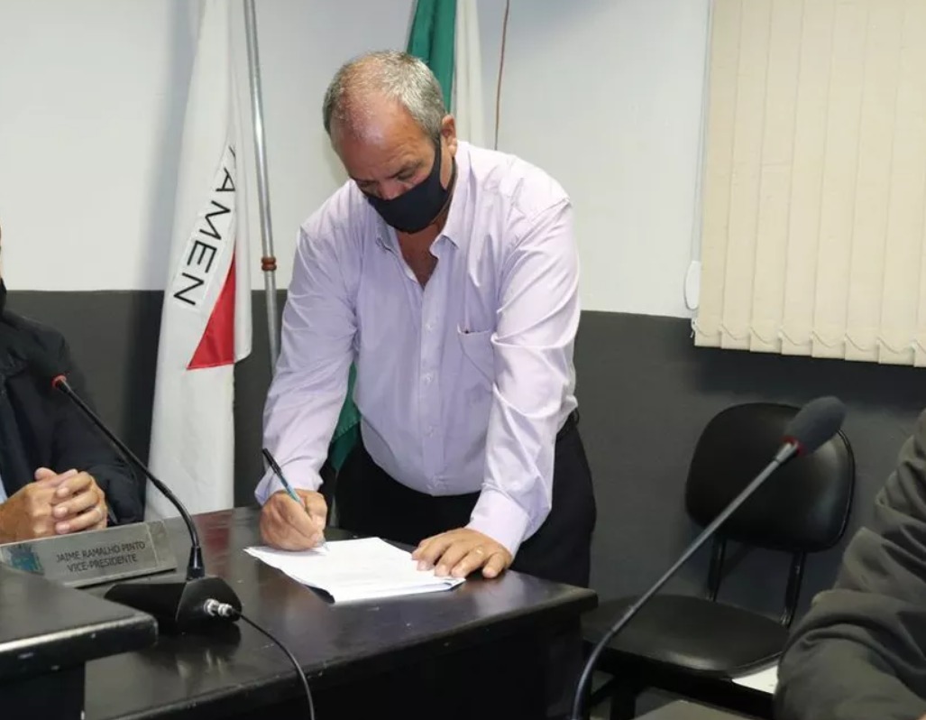 Ex-prefeito de Simão Pereira é condenado a 20 anos de prisão por estupro de vulnerável