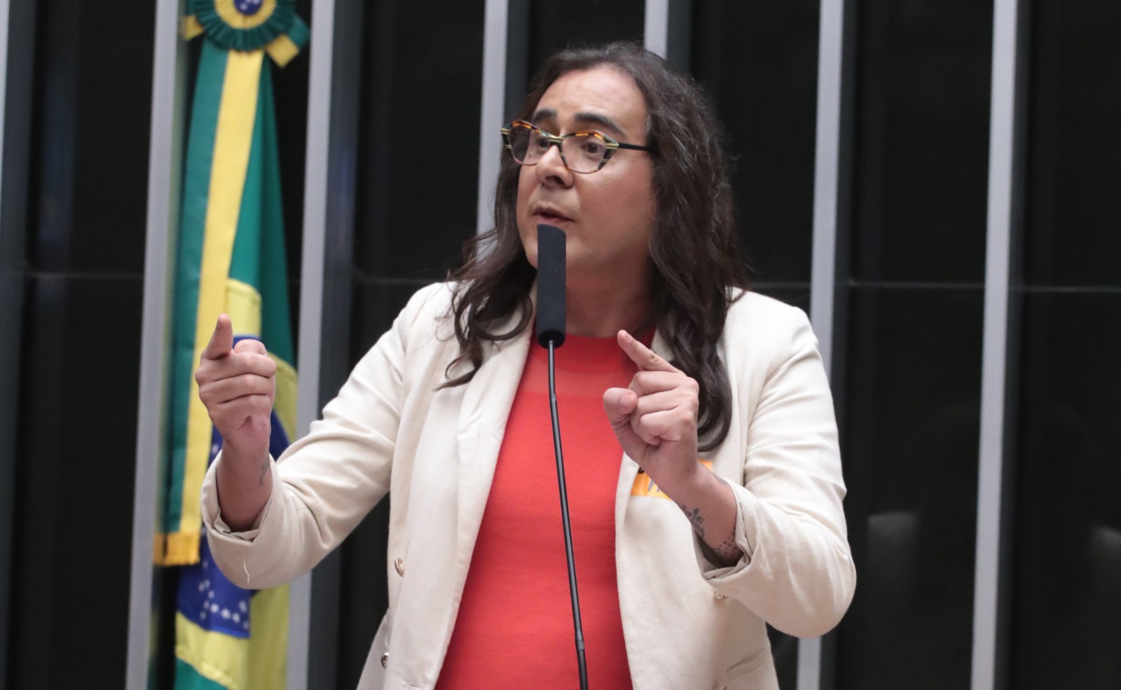 “Não se trata de maquiar a cidade”, diz Duda Salabert ao criticar prioridades do prefeito de BH